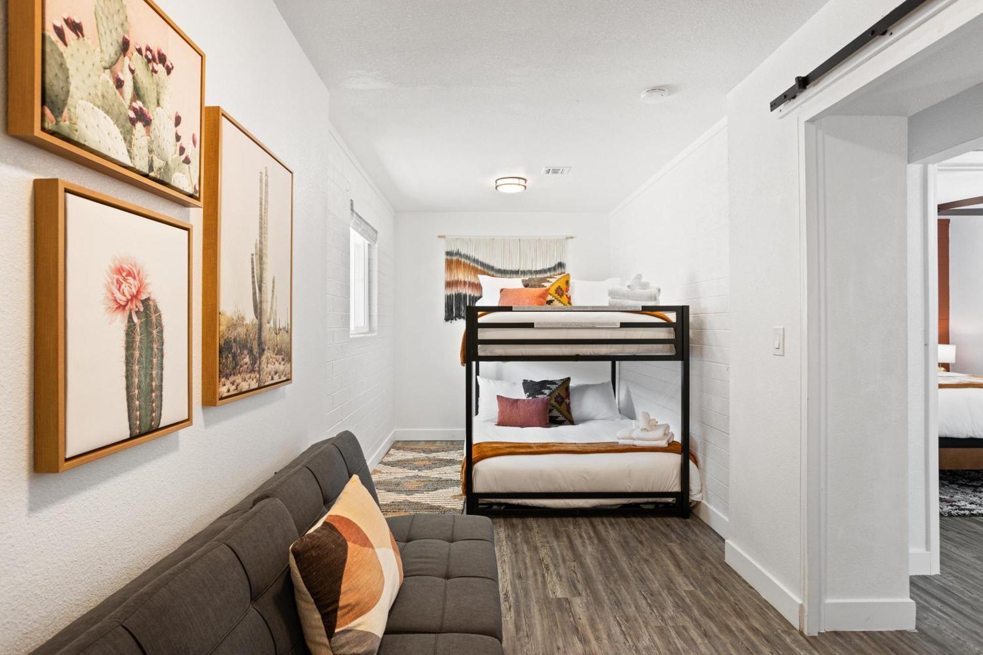 Aura-2 Units-next To The Entertainment District *