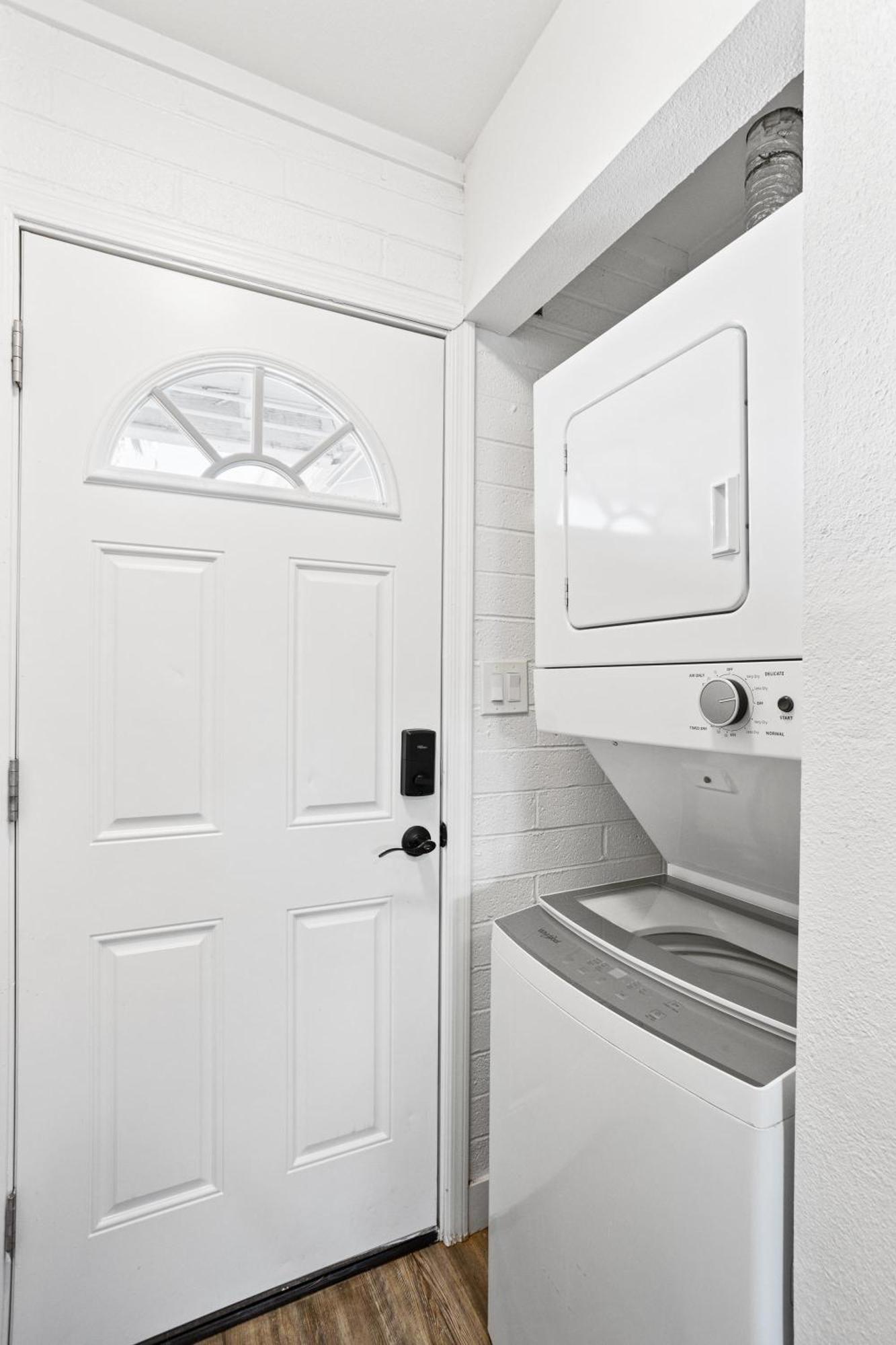 Aura-2 Units-next To The Entertainment District Holiday home *