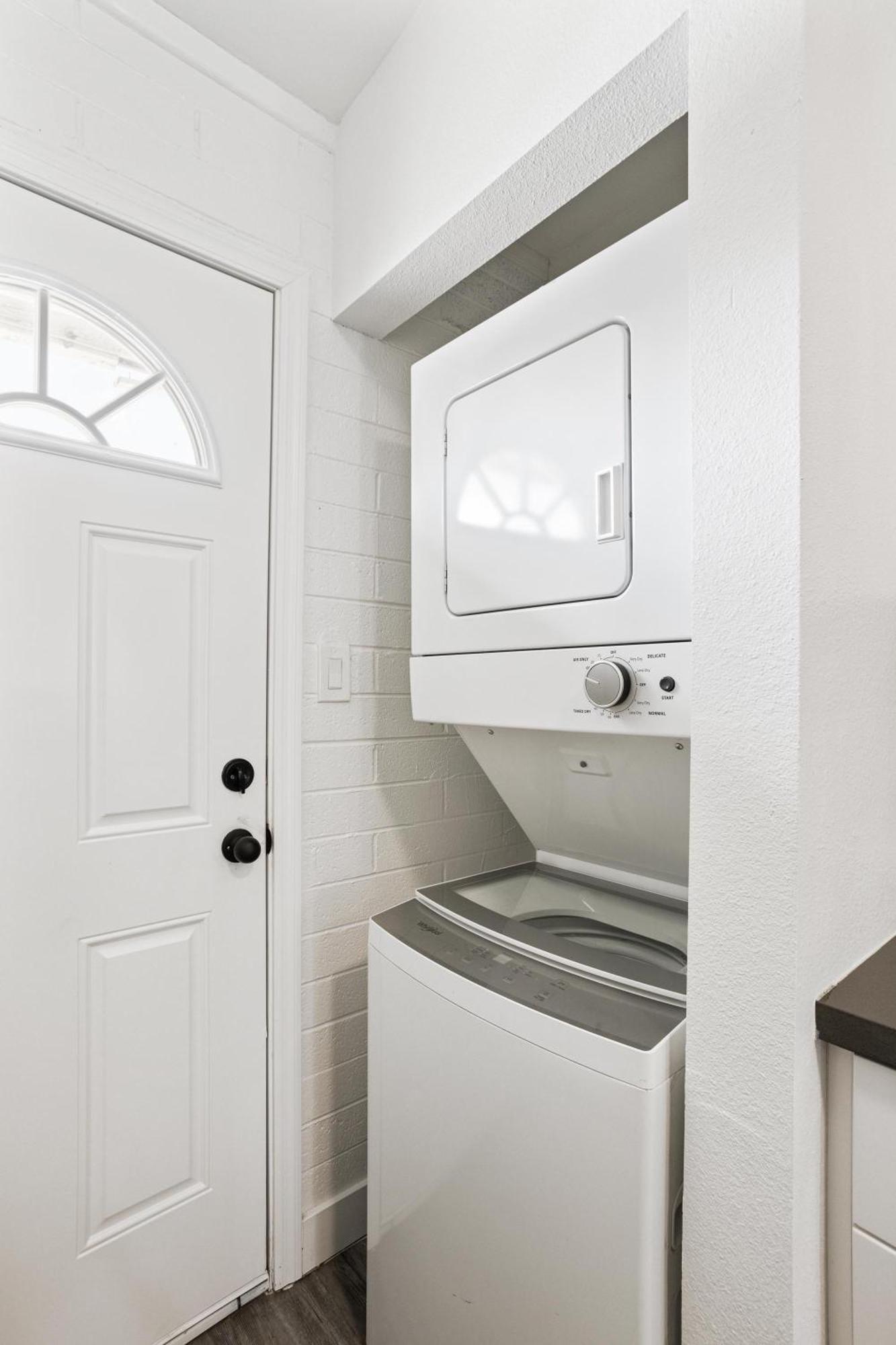 Aura-2 Units-next To The Entertainment District Holiday home *